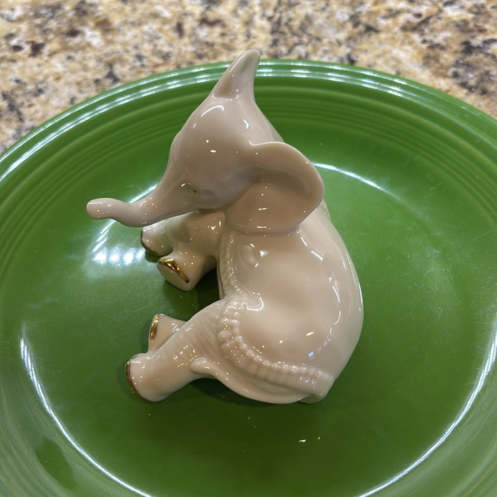 Lenox elephant - Picture 2 of 5